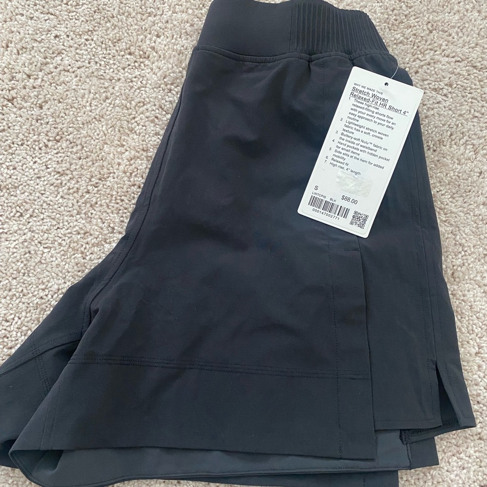 Lululemon stretch woven short 4’’